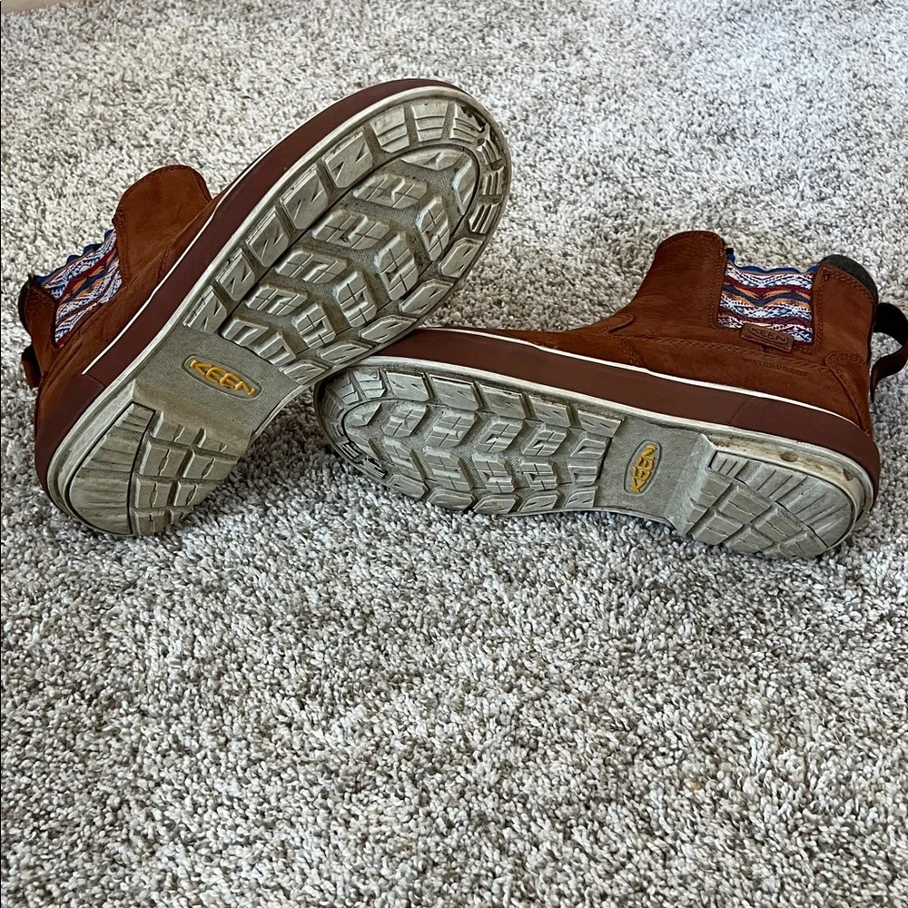 KEEN Sz 7 Elsa II Chelsea Insulated Waterproof Boot - Picture 5 of 9